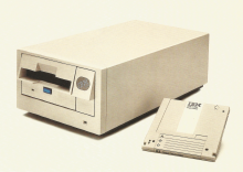 IBM Unità di memorizzazione a disco ottico